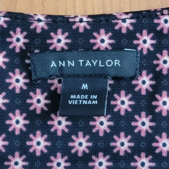 Ann Taylor V-Neck Long Sleeved Top - M - Picture 5 of 7